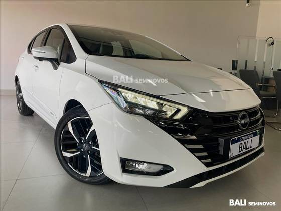 NISSAN VERSA 1.6 16V FLEX EXCLUSIVE XTRONIC NISSAN VERSA 1.6 16V FLEX EXCLUSIVE XTRONIC